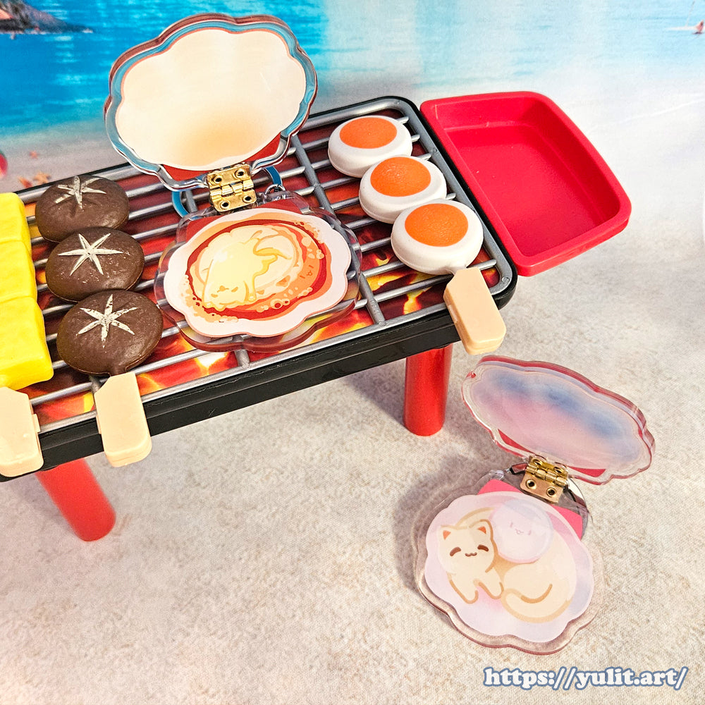 - New - Original - Flip-Open Pearl/Scallop Shell Acrylic Keychain