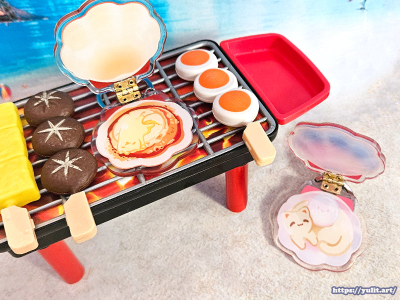 - New - Original - Flip-Open Pearl/Scallop Shell Acrylic Keychain